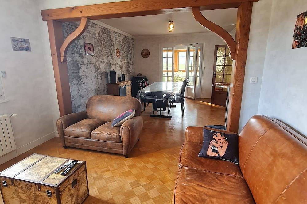 Gîte au milieu du vignoble Chablisien en Bourgogne dans une maison tout confort. in Chablis, Région d'Auxerre