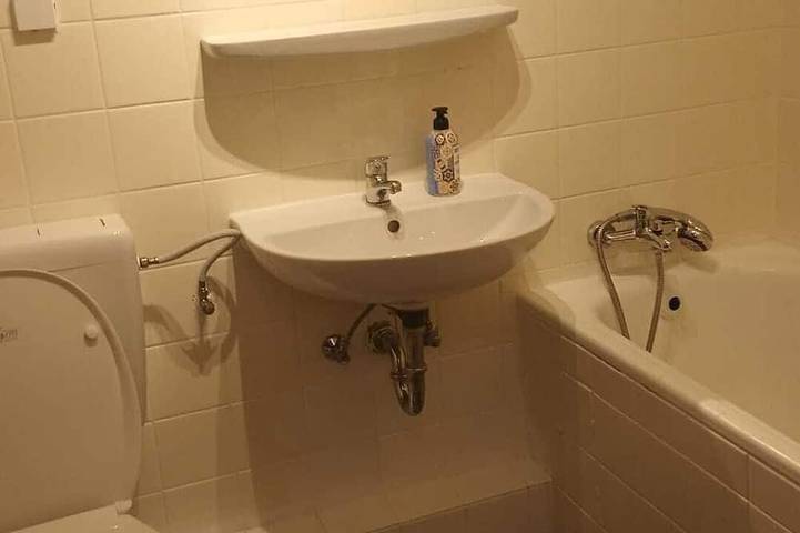 Appartement entier, Apartment close to supermarkets & nature & good connection & balconary in Homberg/Ruhrort/Baerl, Duisbourg