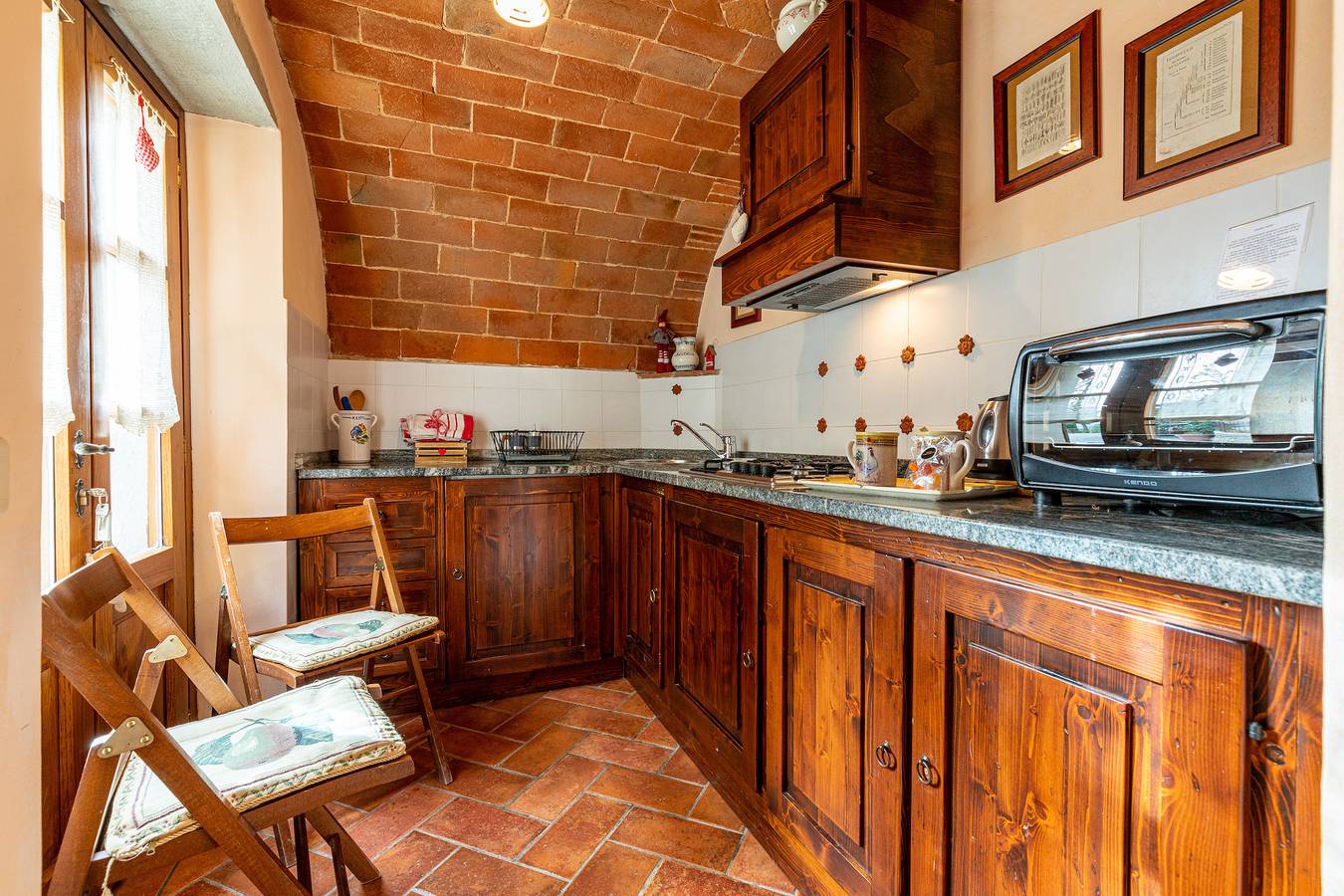 Agriturismo 'Borgo Dolci Colline Spa Ziraia' con piscina in comune, Wi-Fi e aria condizionata in Castiglion Fiorentino, Provincia di Arezzo