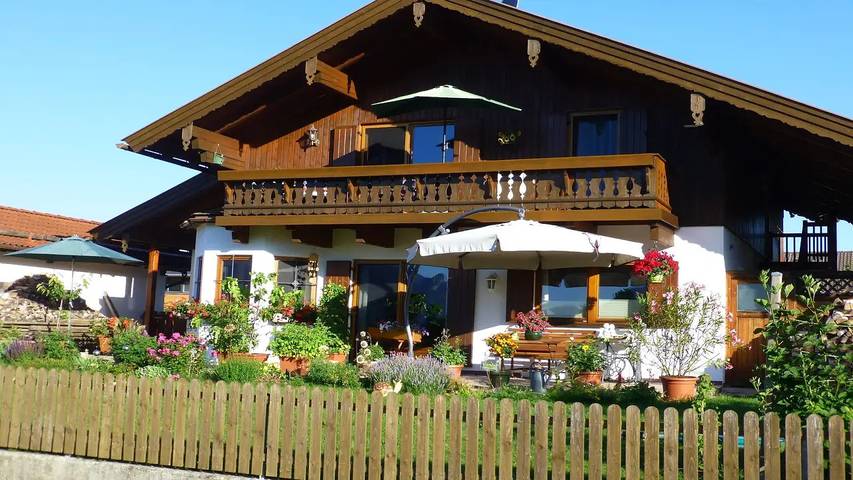 Ferienwohnung für 3 Personen, mit Balkon in Saulgrub