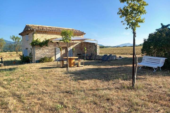 Le Grangeon des Hermas an exceptional, peaceful spot on the Sault plain in Sault, Parque natural regional del Mont Ventoux
