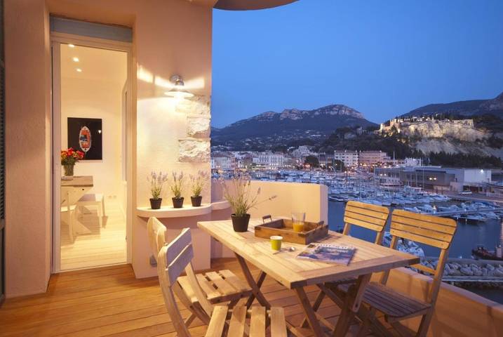 Ferienwohnung für 4 Personen, mit Terrasse und Ausblick in Cassis