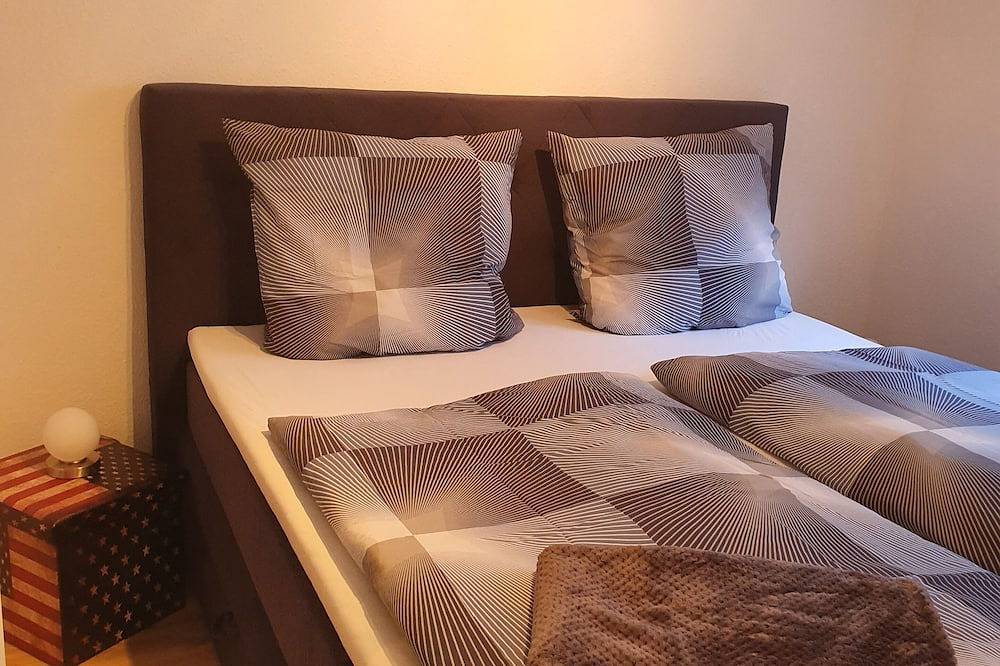 Appartamento intero, Large maisonette near Düsseldorf Central yet quiet with garden and underground parking space in Ratingen, Nordrhein-Westfalen