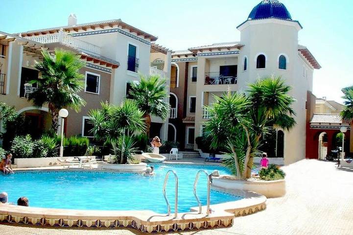 Ferienhaus für 4 Personen, mit Pool und Balkon sowie Garten - 1
