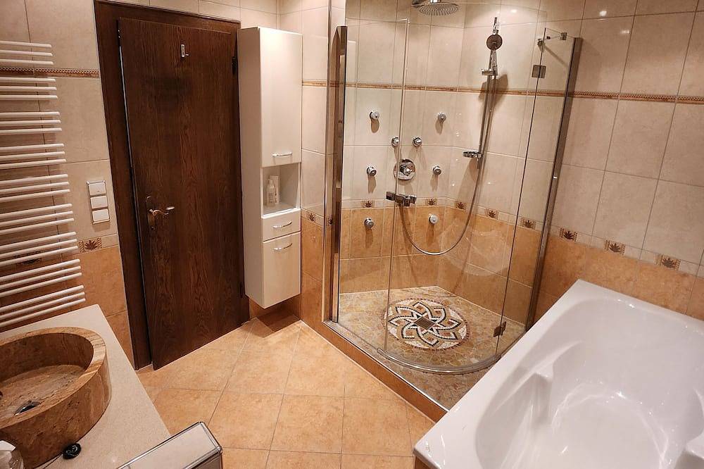 Beautiful home with sauna, close to ski resorts and great base for hiking. in Loferer und Leoganger Steinberge, Sankt Ulrich am Pillersee