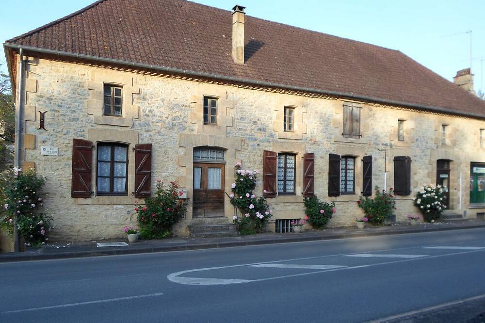 Appartement entier, Studio 35 m2 avec vue sur canal ancien moulin proche centre rue  de la gare in Daglan, Périgord Noir