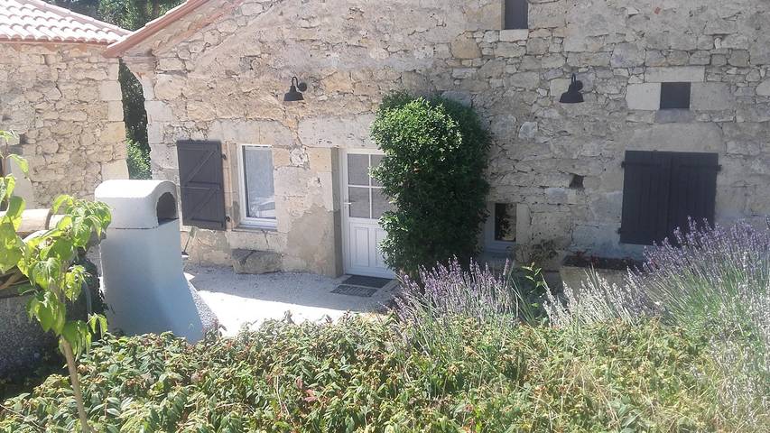 Gîte pour 6 personnes, avec jardin ainsi que vue sur le lac et terrasse
