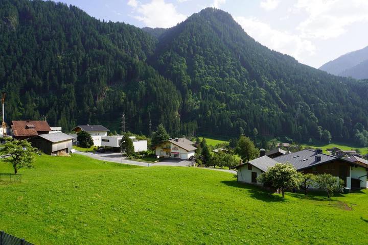 Ferienwohnung für 4 Personen, mit Balkon und Ausblick im Montafon - 2