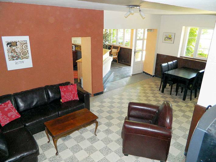 Gîte pour 10 personnes, avec piscine ainsi que jardin et terrasse, animaux acceptés à Saint-Vincent-de-Cosse - 3