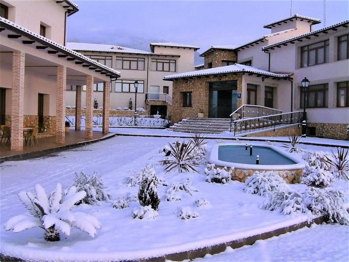 Hotel para 3 personas, con piscina además de vistas y jardín en La Vera - 3