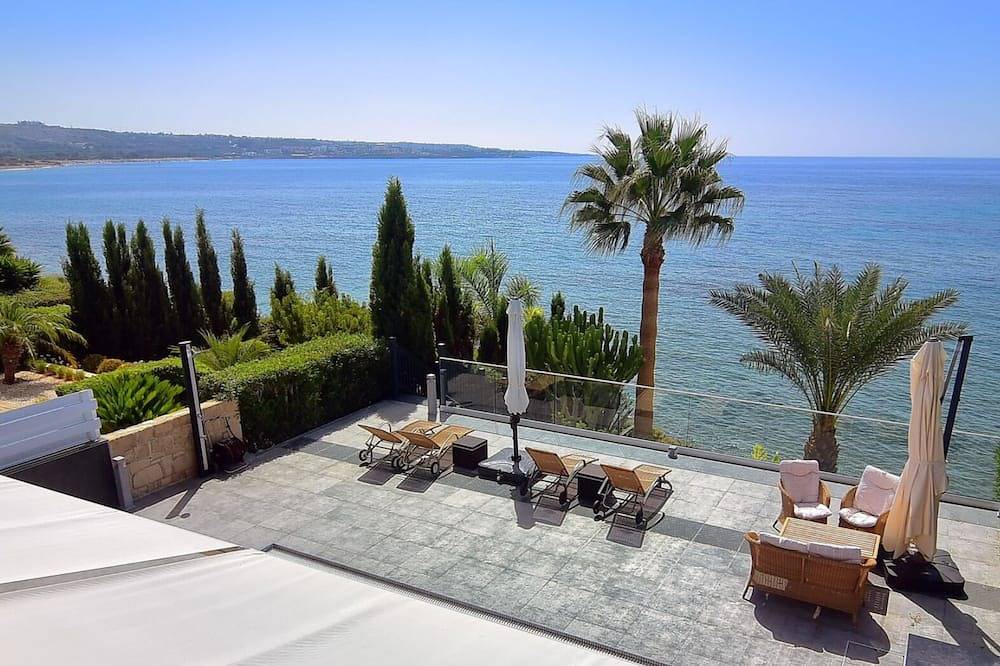 Sea Front1st Line Modern Villa in the Heart of Coral Bay Paphos Free Heated Pool in Paphos, South Cyprus