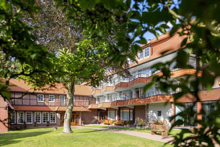 Hotel, mit Terrasse und Garten sowie Pool und Sauna in Egestorf - 3