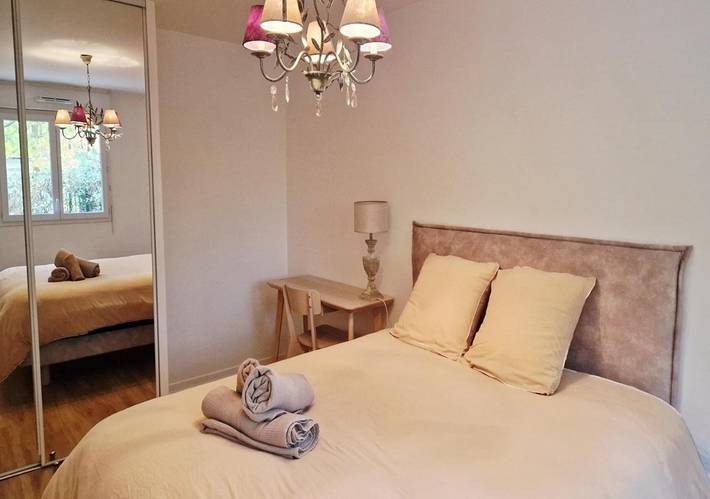 Gîte pour 4 personnes, avec jardin ainsi que vue et terrasse à Claye-Souilly - 2