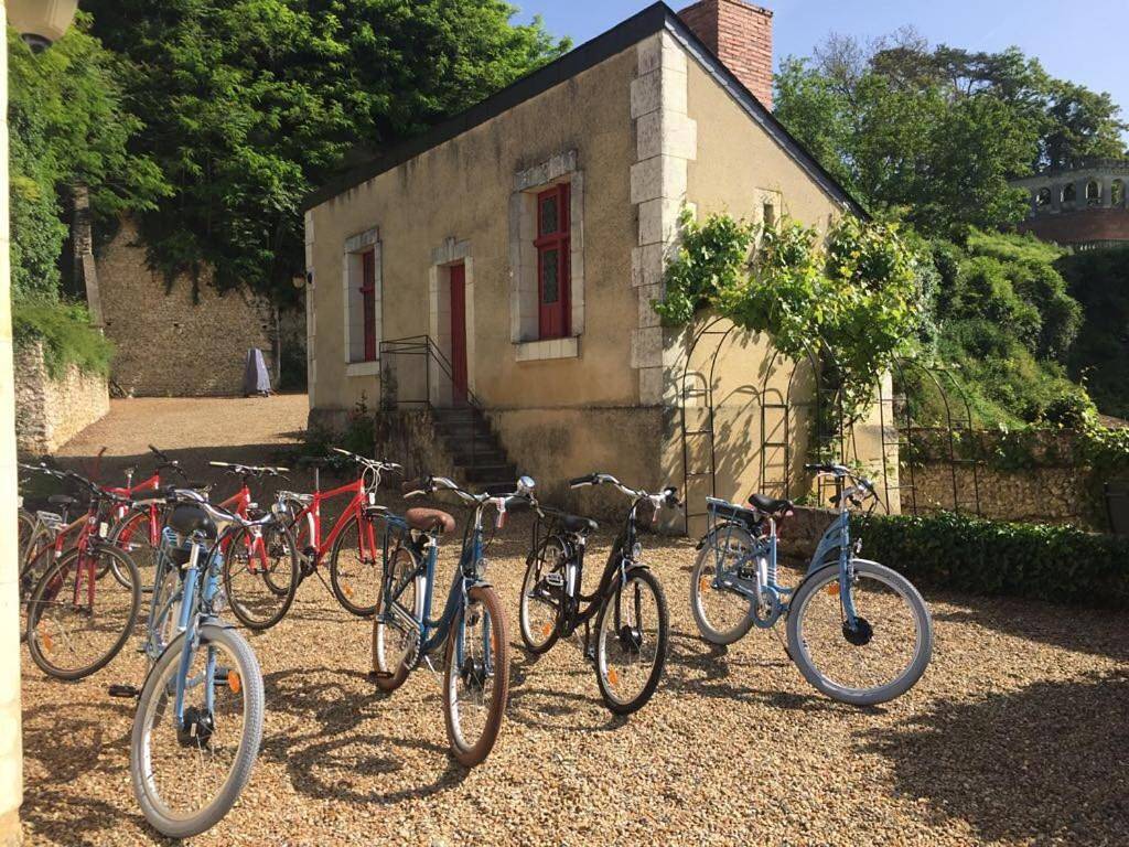 Family Room with Private Bathroom in Poncé-sur-le-Loir, Vallée de la Loire