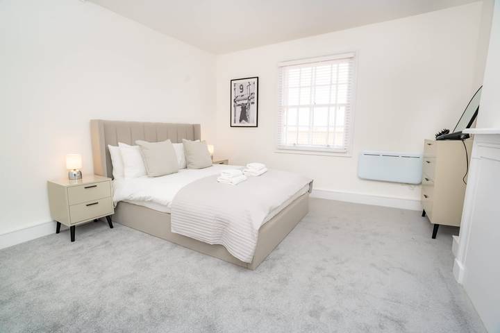Ganze Wohnung, The Cheltenham Suites - Stunning 1 Bed Apartment in Cheltenham, Gloucestershire