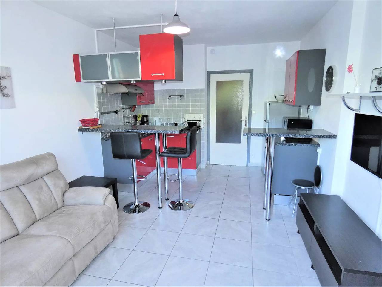 Appartement entier, Agréable 2 pièces au calme au bord du lac ! in Aix-les-Bains, Région de Chambéry