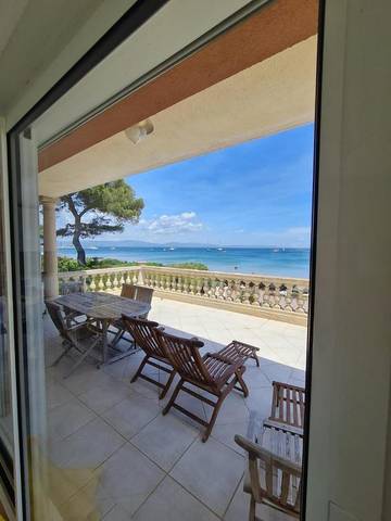 Gîte pour 2 personnes, avec vue et terrasse dans Plage Des Pesquiers Hyeres