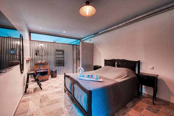Appartement entier, Bienvenue à \"La Remise en Forme\". Un lieu unique pour vous détendre ! in Entraigues-sur-la-Sorgue, Vaucluse