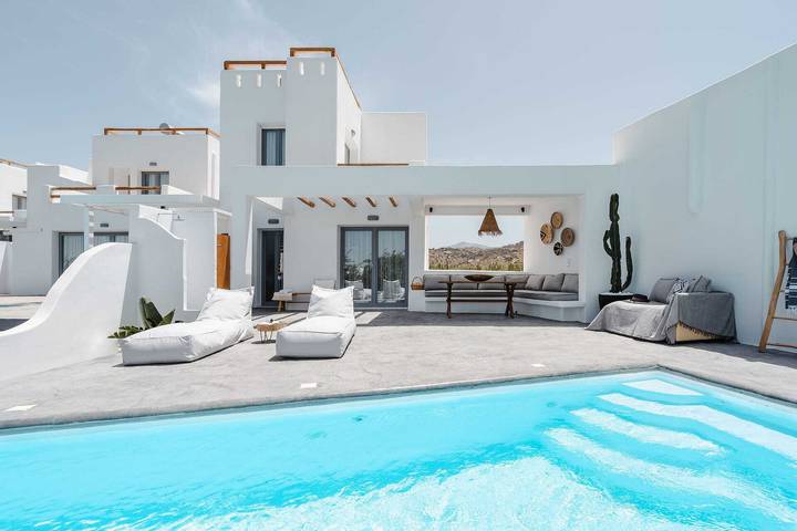 Villa for 4 people, with pool in Naxos