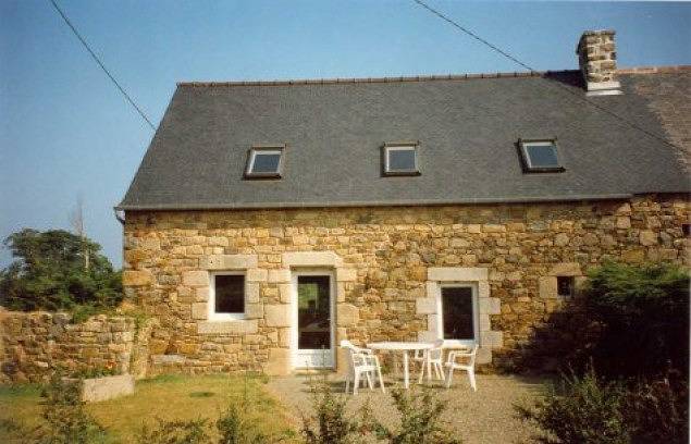 Gîte pour 6 personnes, avec Jardin à Kerbors