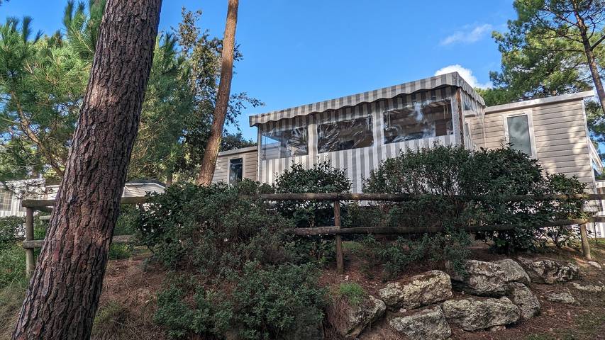 Camping pour 6 personnes, avec bassin pour enfant et jardin, animaux acceptés à Les Mathes