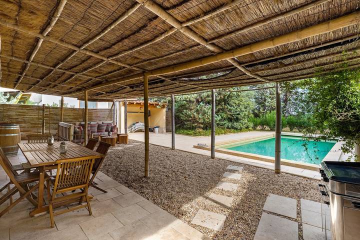Casa rural 'Mas Saint Joseph' con piscina privada, terraza privada y wifi in Meynes, Region de Nimes