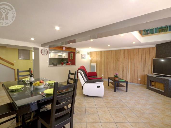 Gîte pour 4 personnes, avec terrasse et jardin dans Champoly - 3