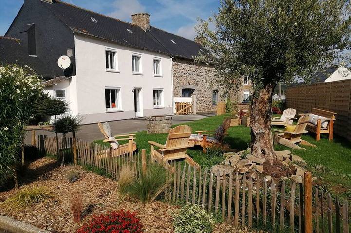 Gîte pour 10 personnes, avec terrasse et jardin dans Saint-Fiacre