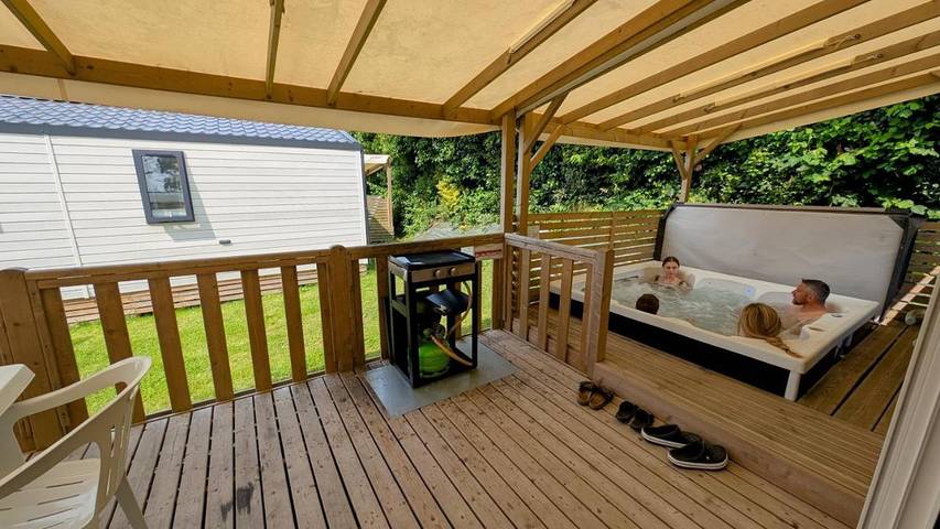 Location de vacances pour 6 personnes, avec terrasse et piscine, animaux acceptés à Matignon - 2