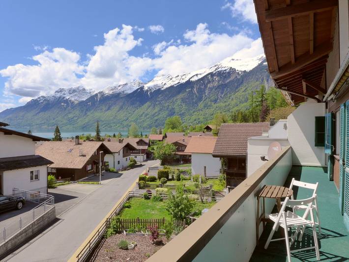 Gîte pour 7 personnes, avec vue sur le lac ainsi que vue et terrasse à Brienz - 4