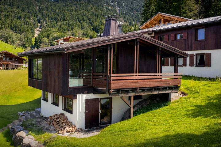 Chalet pour 15 personnes, avec jardin et jacuzzi, adapté aux familles à Les Contamines-Montjoie