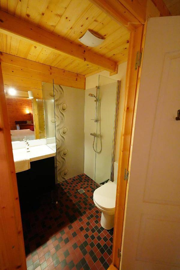 Family Room with Shower in La Sauvetat-sur-Lède, Région de Villeneuve-sur-Lot