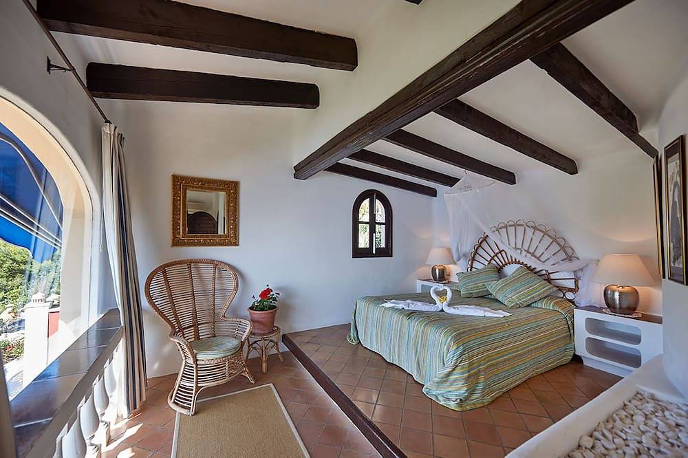 Stunning accommodation on Mallorca with pool and sea views (Villa Sika) in Cala Llamp, Andratx