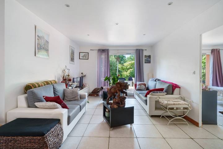 Bed and Breakfast 'Chambre Chocolat' with Shared Pool, Shared Terrace and Wi-Fi in Saint-André-d'Allas, Périgord Noir