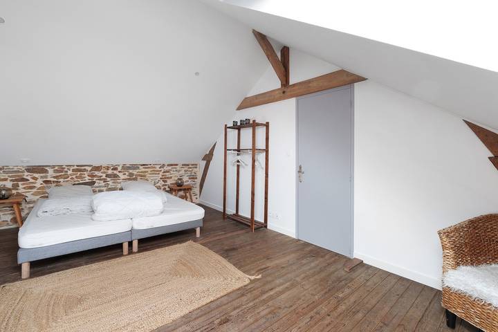 Gîte pour 2 personnes, avec Jacuzzi ainsi que Jardin et Vue sur le lac dans Vallons-de-l'Erdre - 3