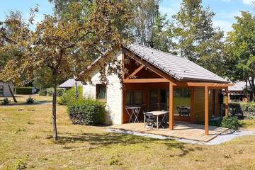 Location de vacances pour 5 personnes, avec piscine à Signy-le-Petit