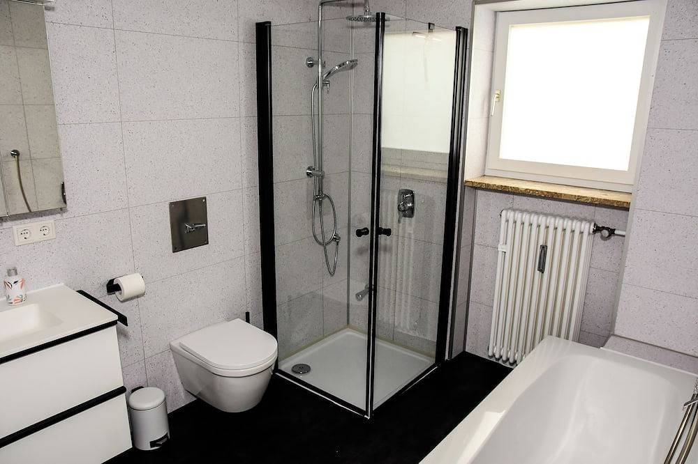 Ganze Wohnung, 80 m² Wohnung, eigener Eingang, Terrasse u. Garten, nahe Einkaufsmöglichkeiten in Altmühltal
