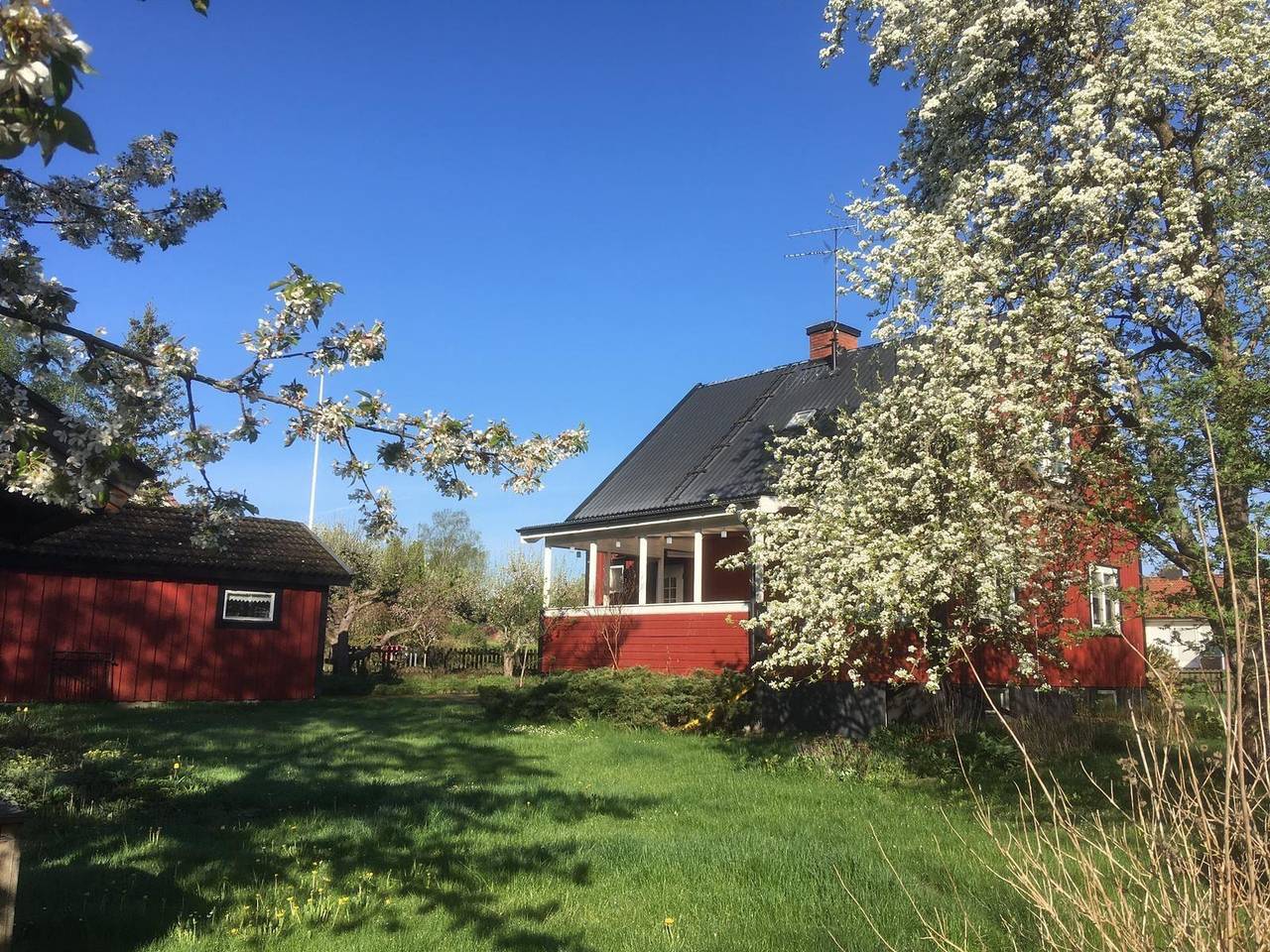 Buntes Schwedenhaus Lillebror in Högsby