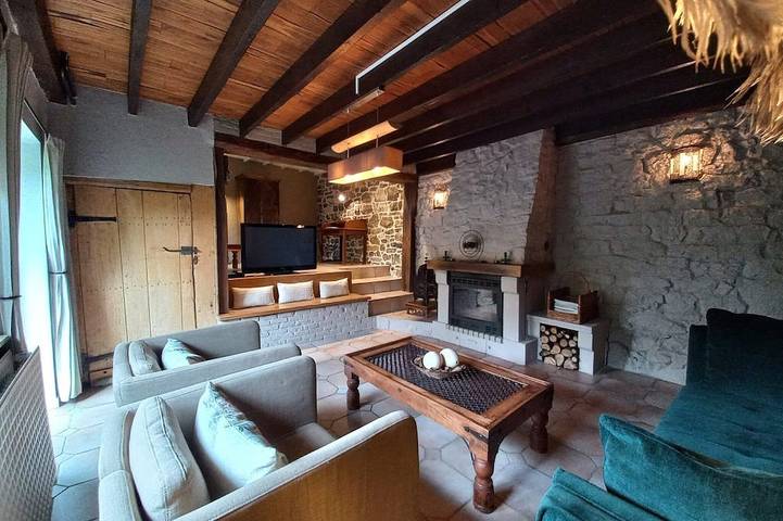 Gîte pour 4 personnes, avec terrasse et jardin