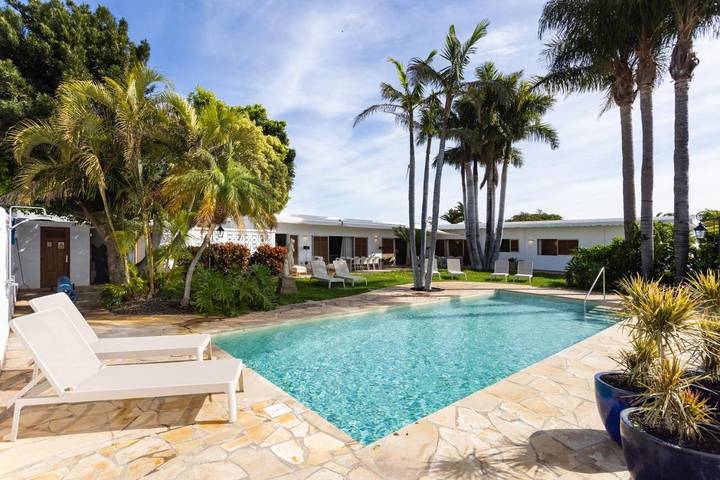 Casa rural para 14 personas, con jardín además de terraza y piscina en Güímar