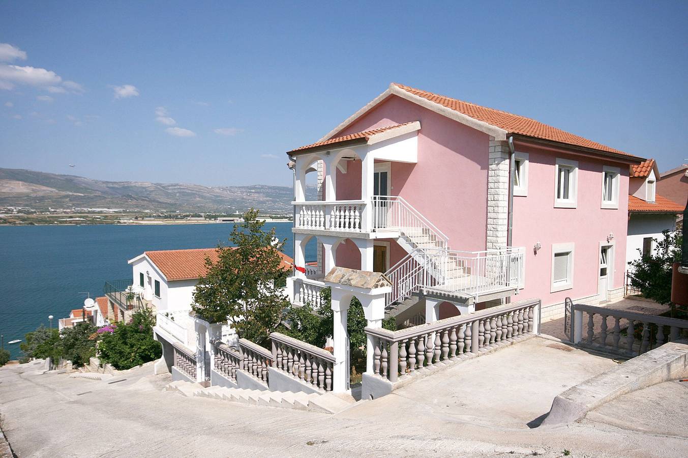 Entire apartment, One bedroom apartment with terrace and sea view Mastrinka, Čiovo A-4648-c in Mastrinka, Ciovo