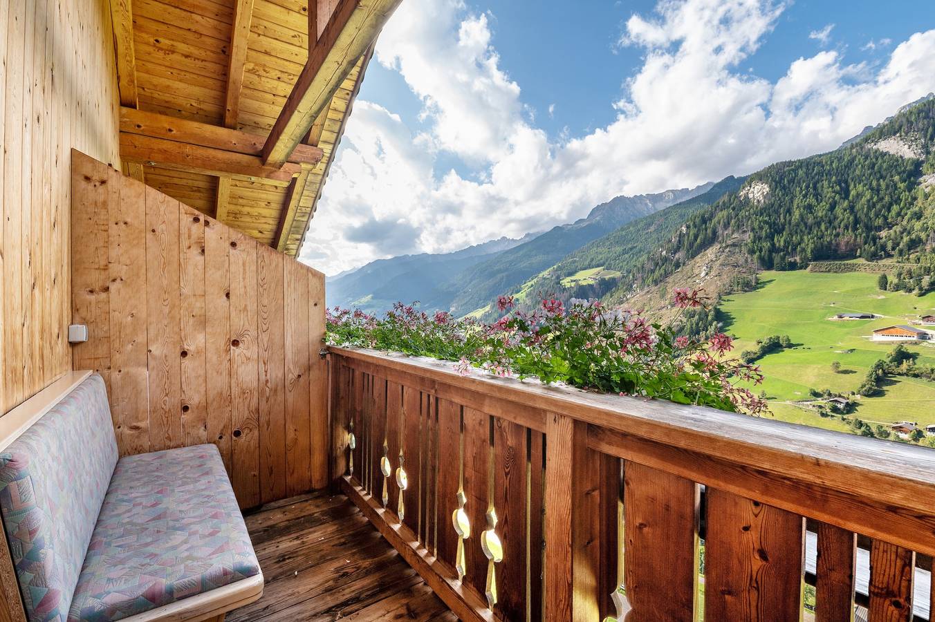 Appartement entier, Appartement "Glocklechnhof Sonnenschein" avec vue sur les montagnes, jardin, balcon et Wi-Fi in Steinhaus (Ahrntal), Valle Aurina