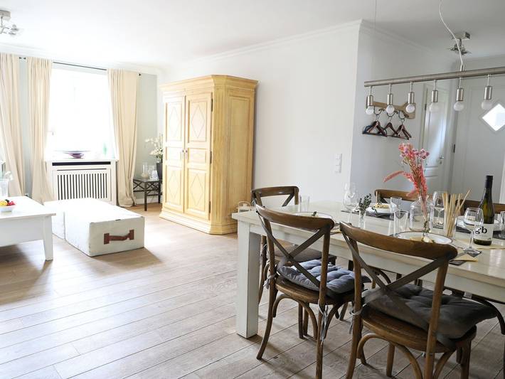 Ganze Wohnung, Lux. Ferienhaus mit Garten & Strandkorb für bis zu 6 Pers. in Westerland in Westerland, Sylt (Gemeinde)