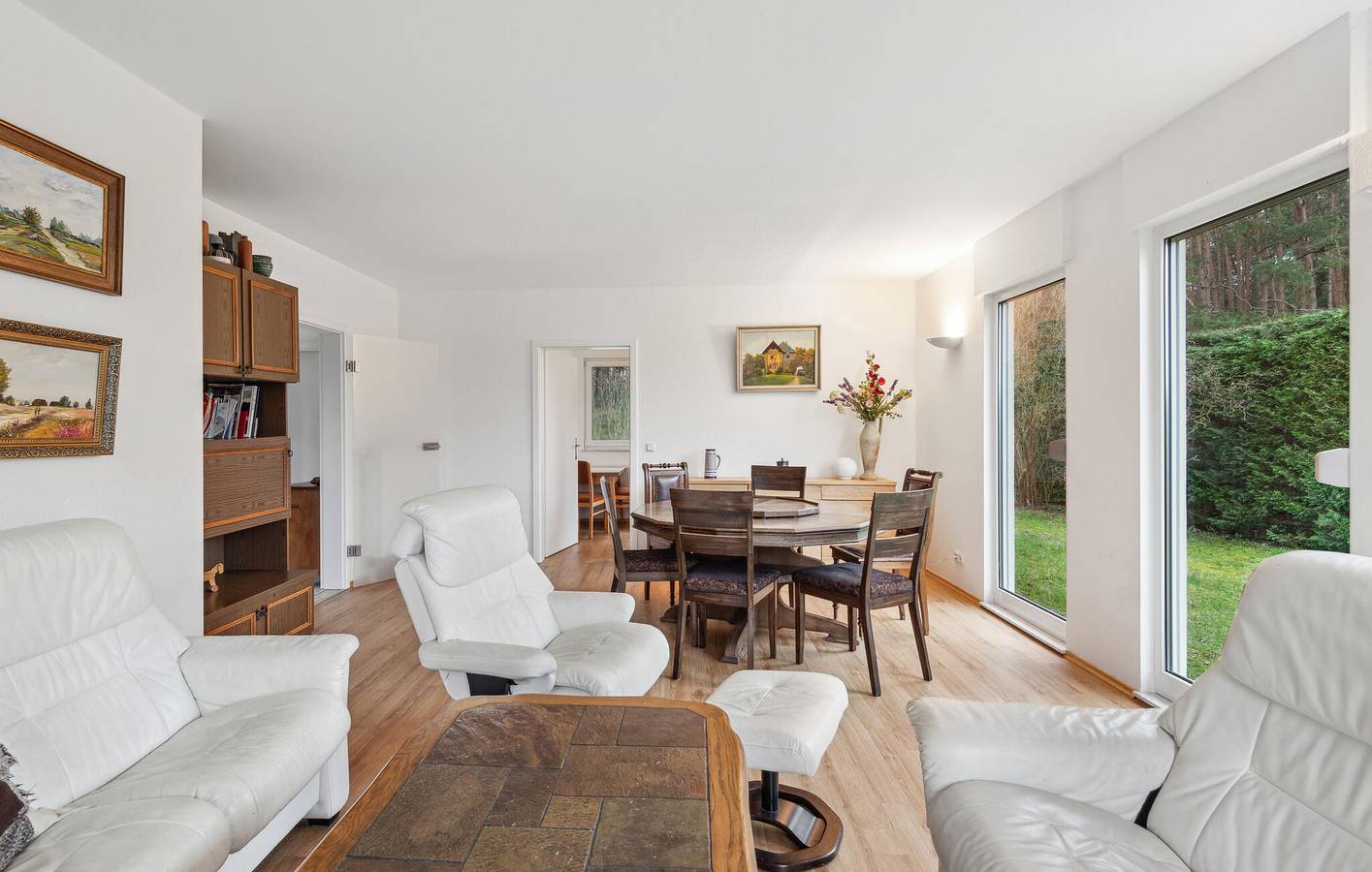 Gemütliche Wohnung am Wasser mit Terrasse und Parkplatz in Schenkendöbern, Cottbus und Umgebung