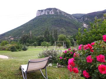 Gîte pour 4 personnes, avec jardin et vue dans 