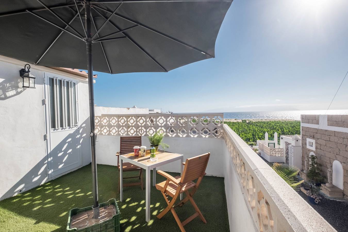 Acogedora casa de vacaciones "Casa Tajinaste" en Alcalá con terraza, acceso al mar y jardín in Playa la Jaquita, Guía de Isora