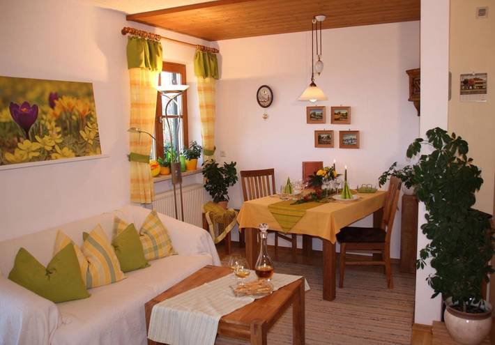 Ferienwohnung für 2 Personen, mit Terrasse und Garten sowie Ausblick in Rottenbuch - 2
