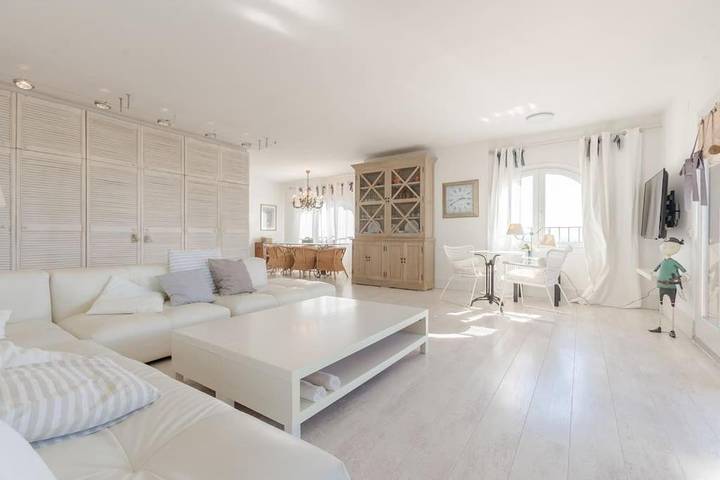 Ferienwohnung für 6 Personen, mit Balkon und Terrasse sowie Ausblick in Montroig Bahia - 2