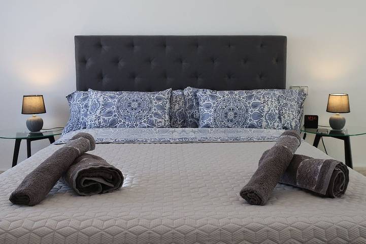 Apartamento entero, Your central and comfortable 100 sqm flat in Valencia City. 10 Gigabit internet in Valencia City Centre, Valencia