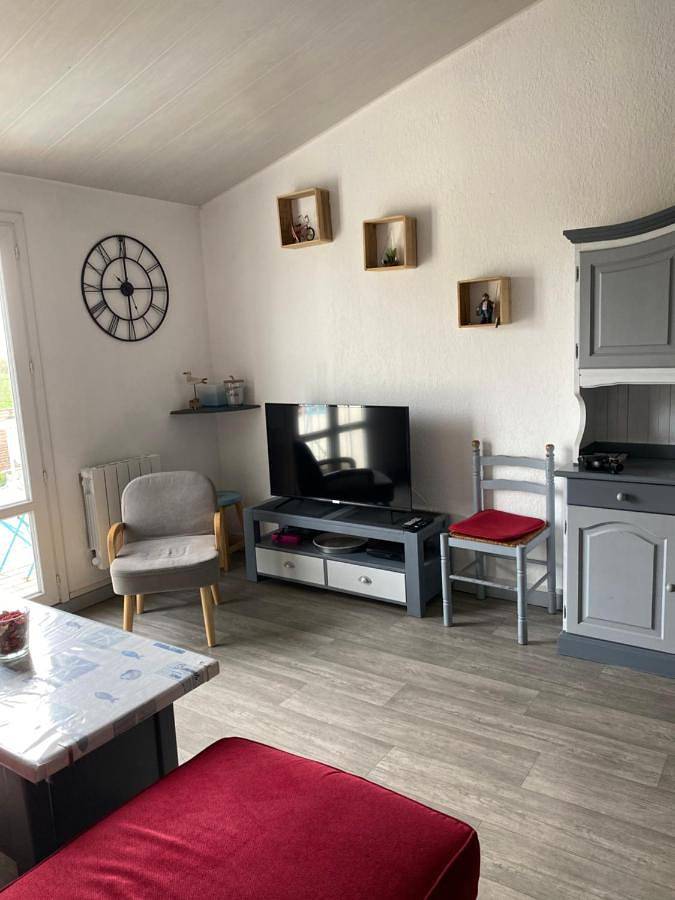 Gîte pour 6 personnes, avec vue et balcon, adapté aux familles dans Plage des sables d'or - 4